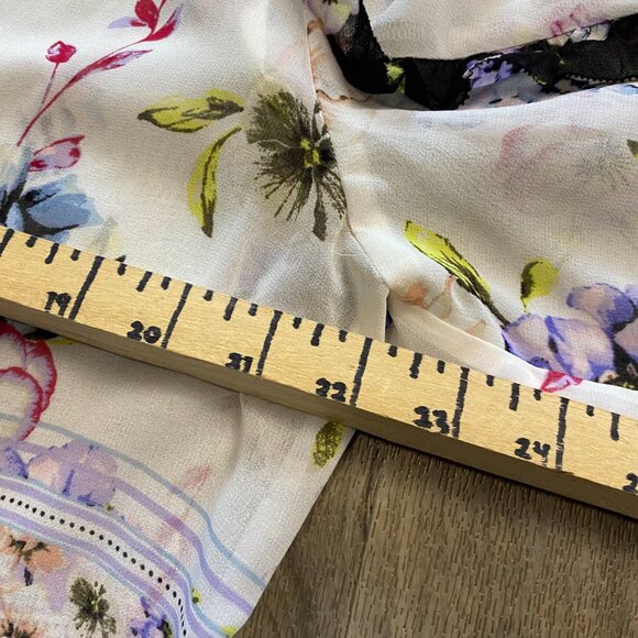 White House Black Market Floral Sheer Blouse Long Sleeve Button Front Size Large - Picture 7 of 7